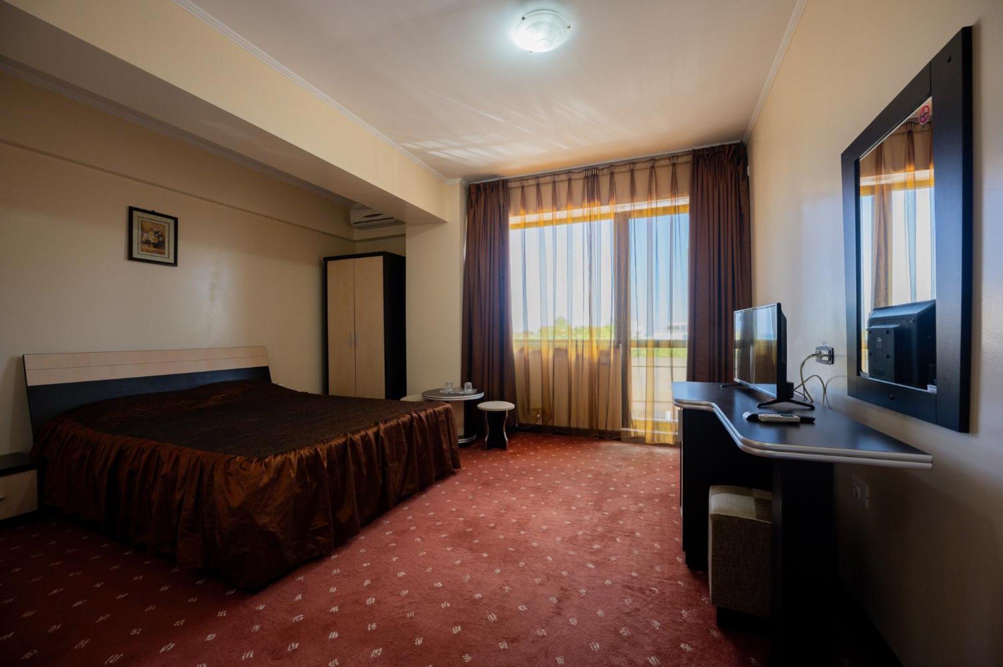 Hotel Coral Eforie Bagian luar foto