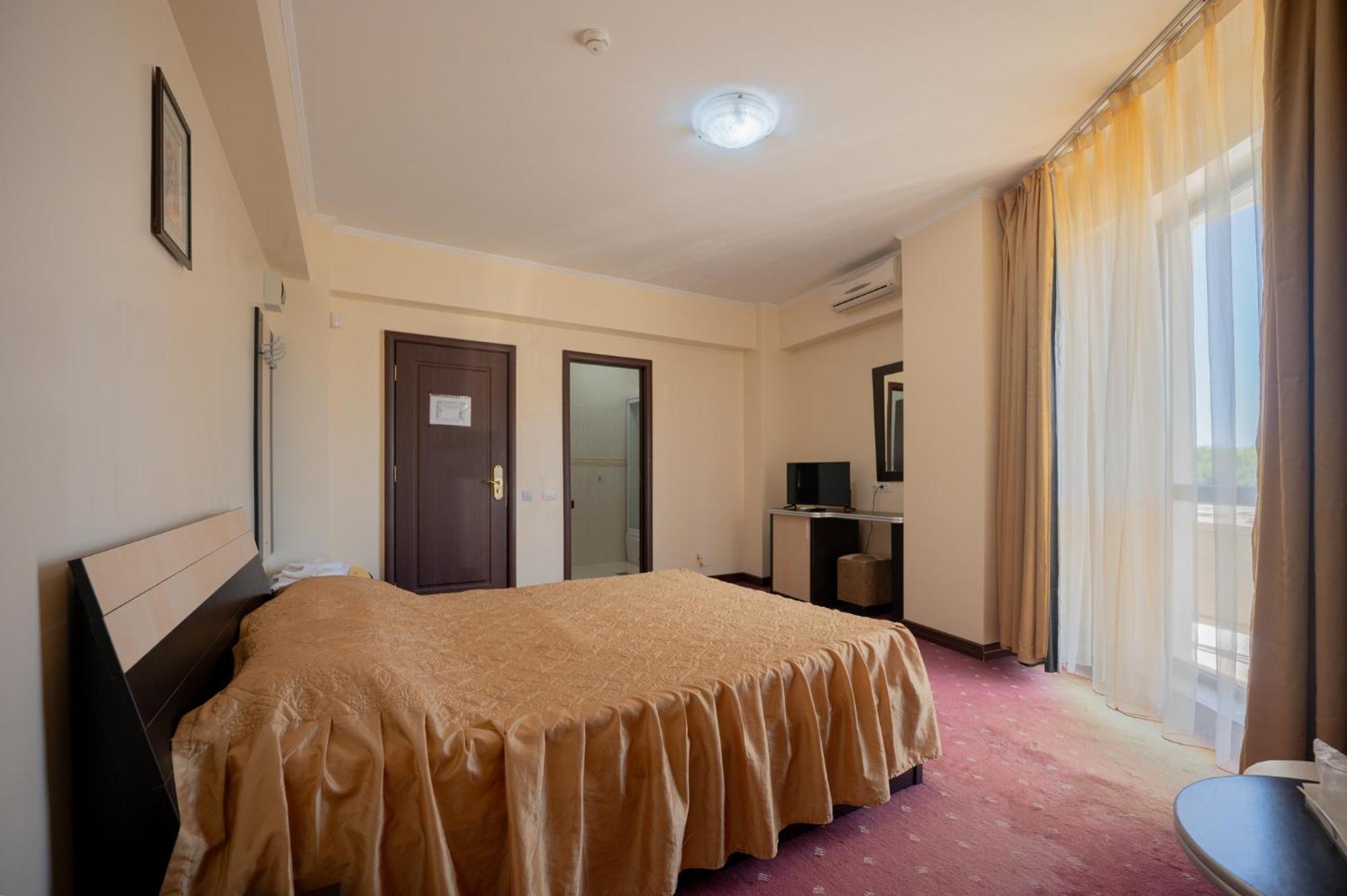 Hotel Coral Eforie Bagian luar foto